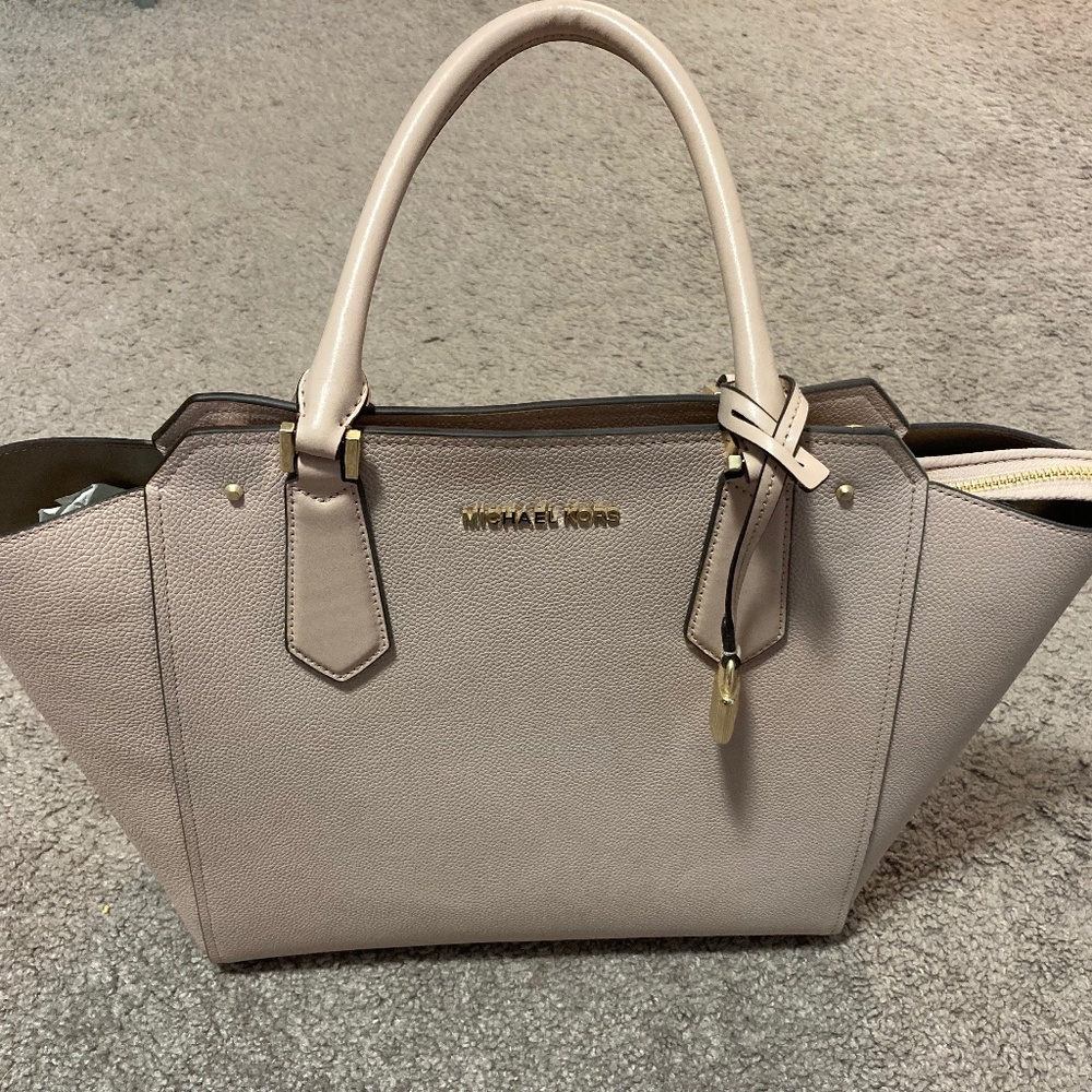 Michael Kors Hayes Large Blush Leather Tote Handbag